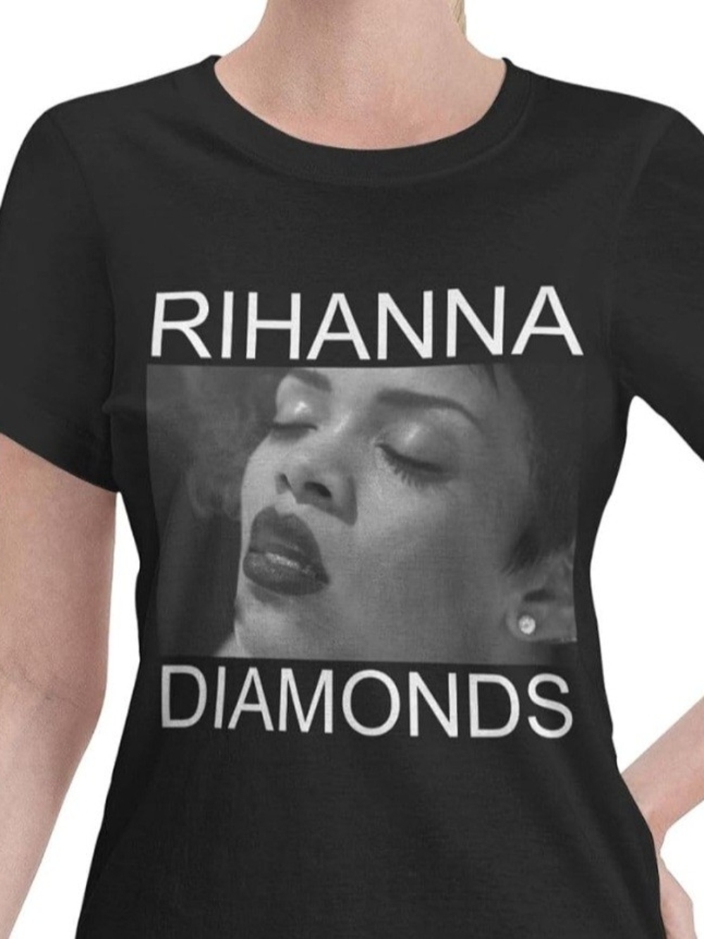 Rihanna 'Diamonds' World Tour Crewneck Tee 2013 ~ Size Medium